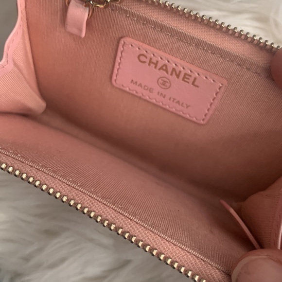 Chanel 19s iridescent o keyring holder  coin purse gold pink 2019 made in Italy - Picture 10 of 12